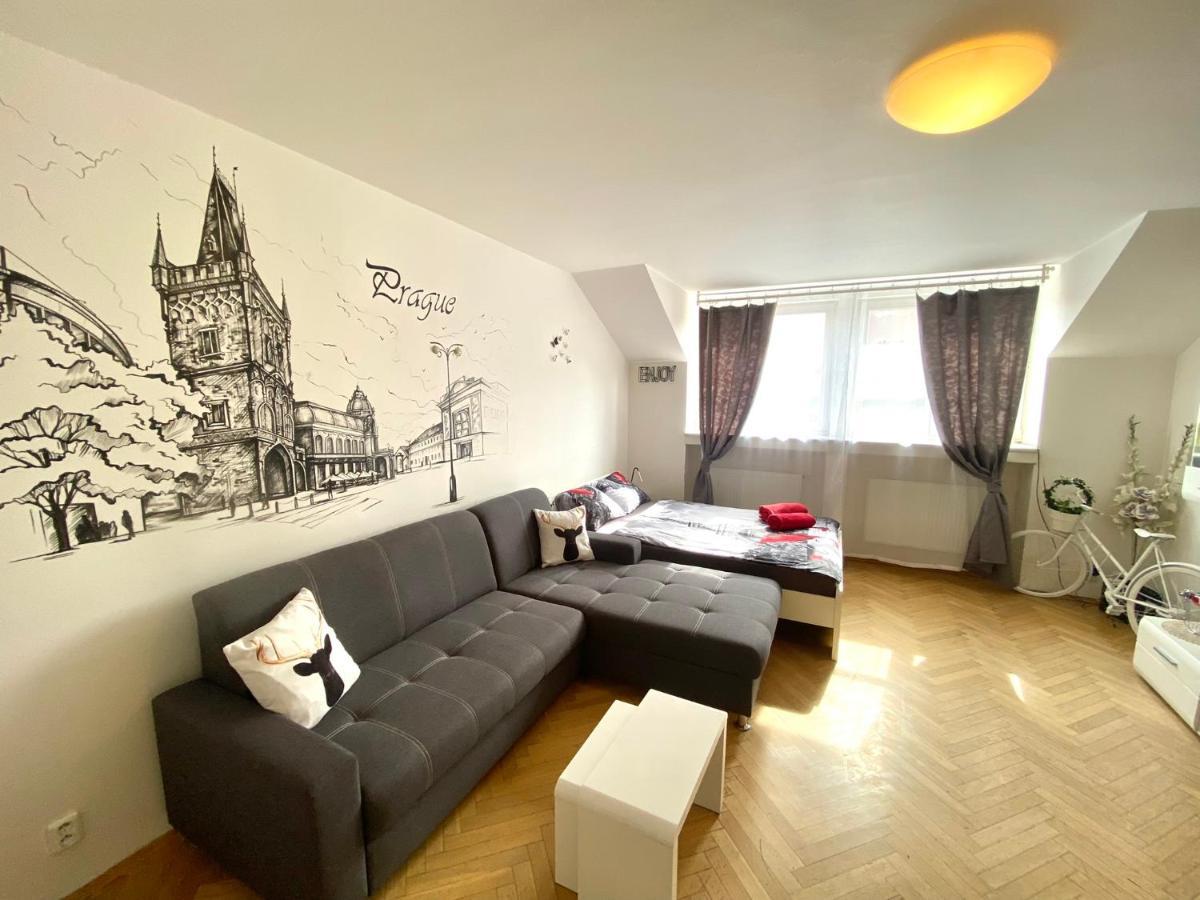 Fantastic Apartment In The City Center Прага Екстериор снимка