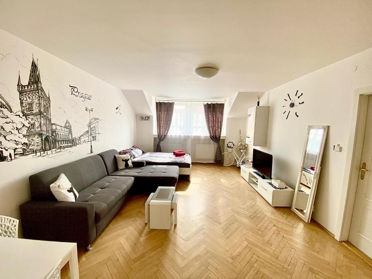 Fantastic Apartment In The City Center Прага Екстериор снимка