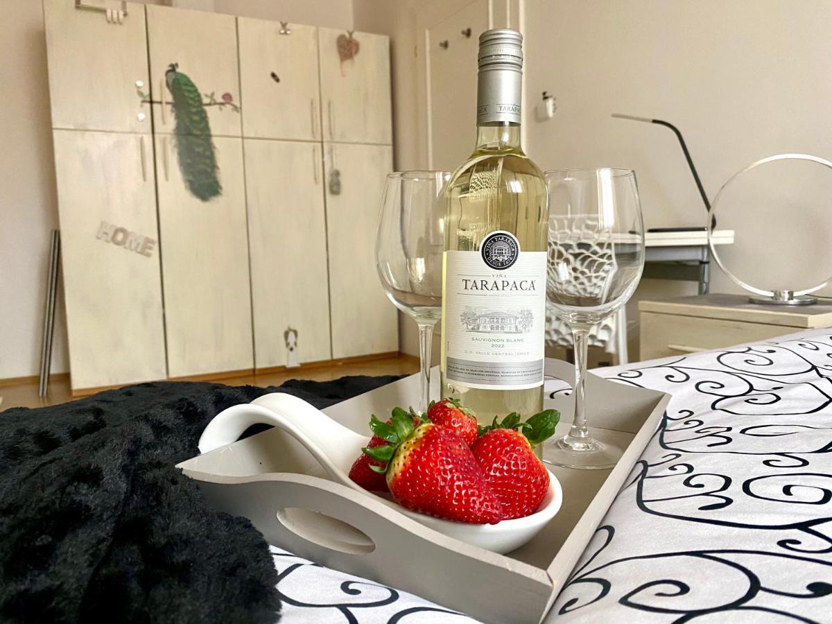 Fantastic Apartment In The City Center Прага Екстериор снимка