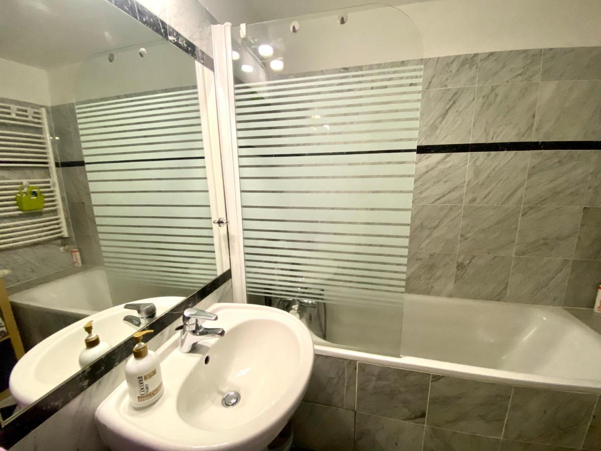 Fantastic Apartment In The City Center Прага Екстериор снимка