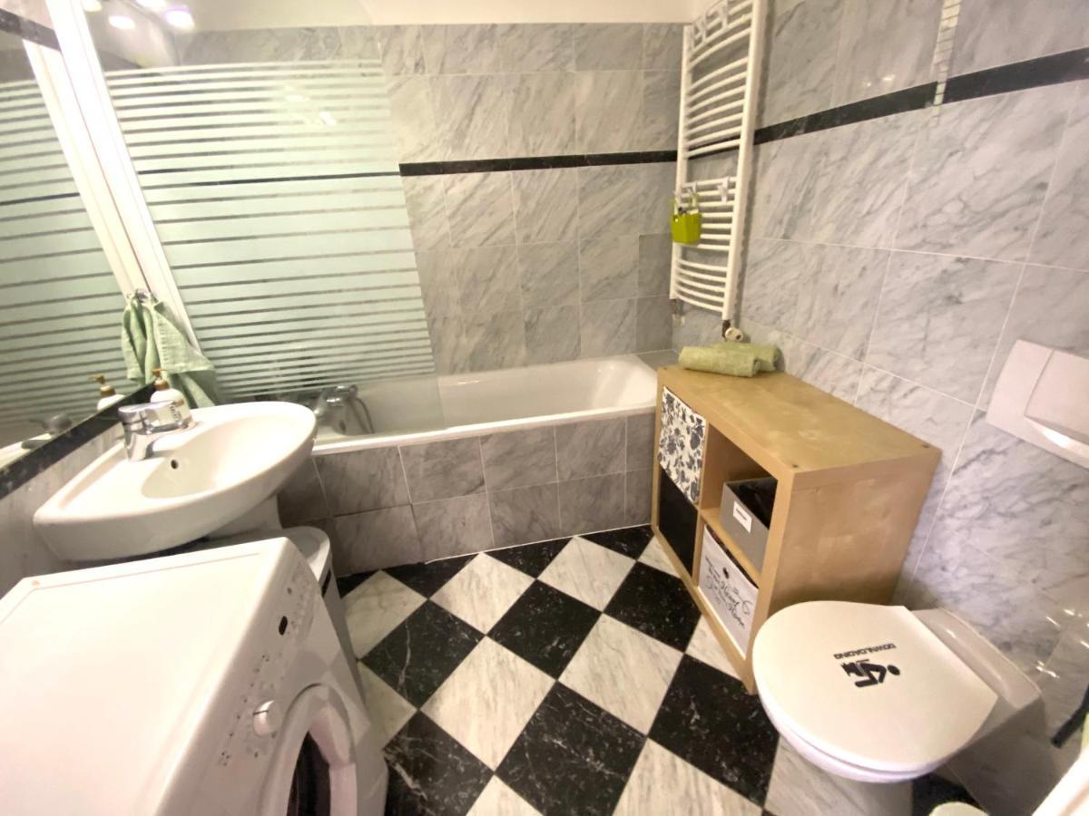 Fantastic Apartment In The City Center Прага Екстериор снимка