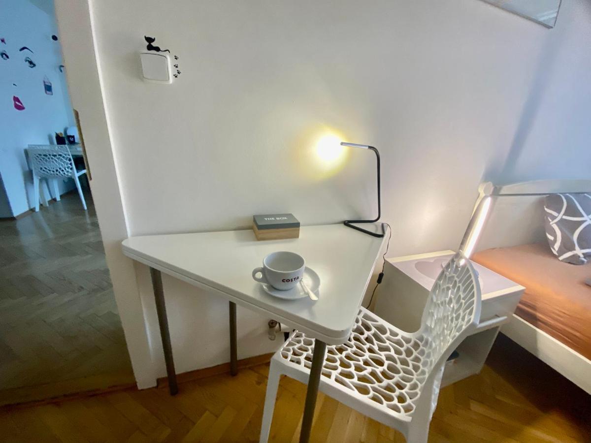 Fantastic Apartment In The City Center Прага Екстериор снимка