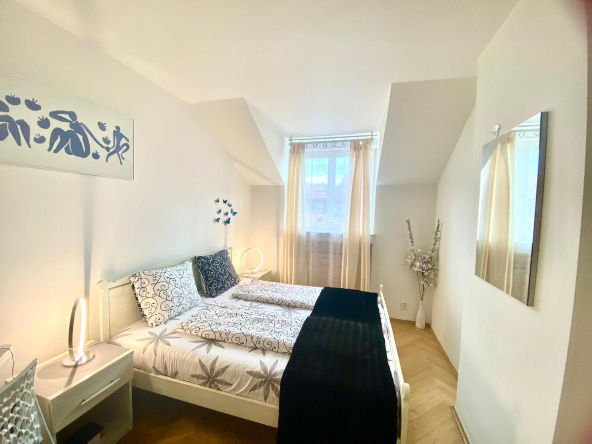 Fantastic Apartment In The City Center Прага Екстериор снимка